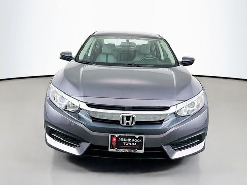 Used 2018 Honda Civic EX image 2