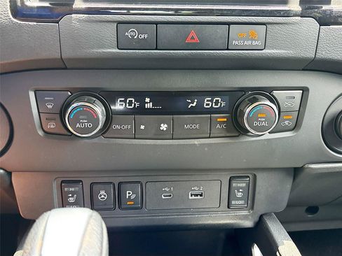 Used 2023 Nissan Frontier SV w/ SV Premium Package RWD image 15