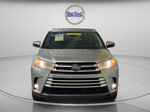 Used 2017 Toyota Highlander XLE AWD/4WD image 8