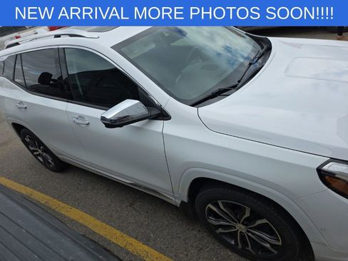 Used 2020 GMC Terrain Denali w/ GMC Pro Grade Package AWD/4WD image 9