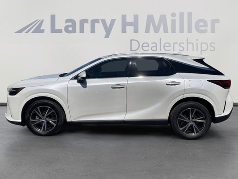 Used 2025 Lexus RX 350 FWD w/ Technology Package image 2