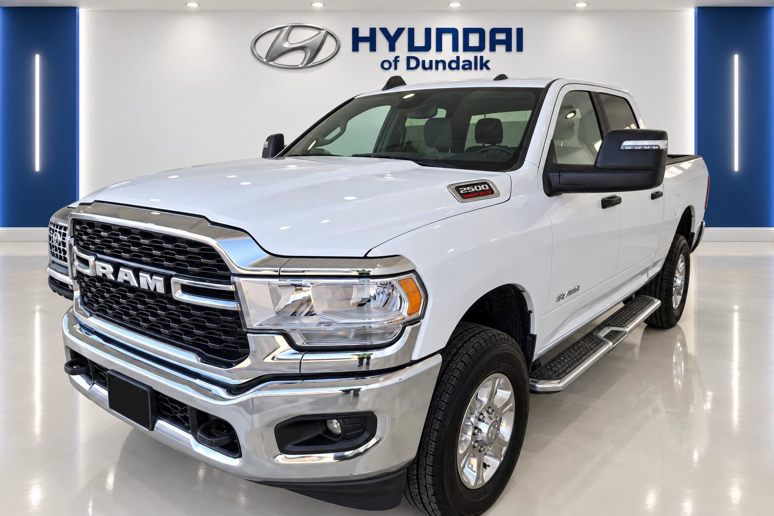 Used 2024 RAM 2500 Big Horn AWD/4WD image 1