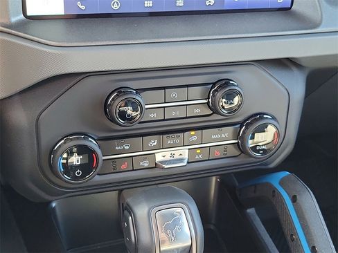 Used 2024 Ford Bronco Black Diamond image 16