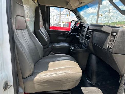 Used 2016 GMC Savana 3500 Extended image 15