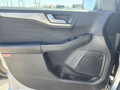 Used 2021 Ford Escape SE w/ SE Sport Appearance Package image 26