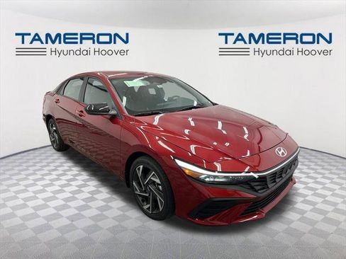 New 2025 Hyundai Elantra SEL image 7