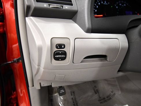 Used 2009 Toyota Camry XLE FWD image 19