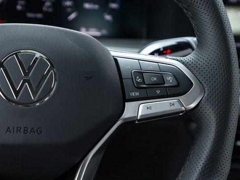 New 2026 Volkswagen Tiguan SE R-Line image 22