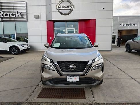 Used 2021 Nissan Rogue SL w/ Premium Package image 2