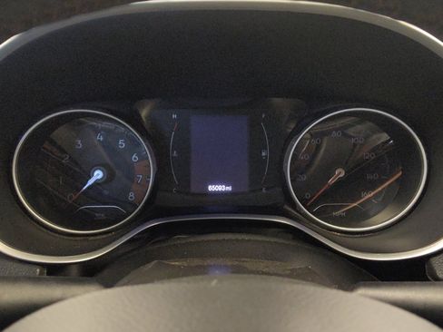 Used 2018 Jeep Compass Latitude w/ Cold Weather Group FWD image 23
