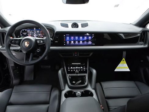 Certified 2026 Porsche Cayenne Coupe AWD/4WD image 13