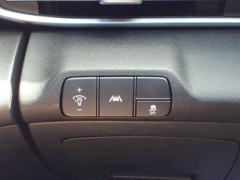 Used 2023 Hyundai Elantra SEL image 18