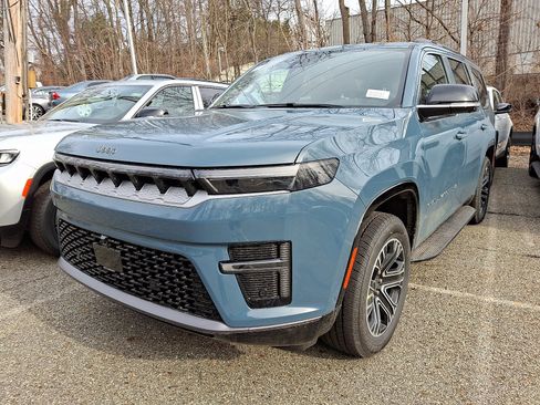 New 2026 Jeep Grand Wagoneer 4WD image 3