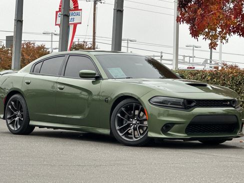 Used 2022 Dodge Charger Scat Pack w/ Plus Group image 2