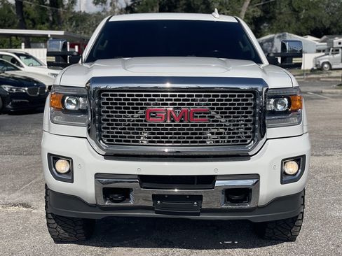Used 2016 GMC Sierra 2500 Denali w/ Duramax Plus Package AWD/4WD image 9
