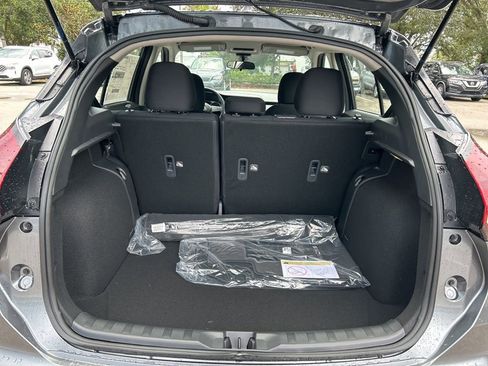 New 2025 Nissan Kicks Play S image 40