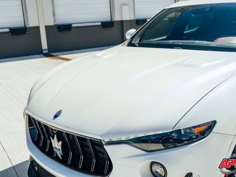 Used 2019 Maserati Levante Trofeo AWD/4WD image 29