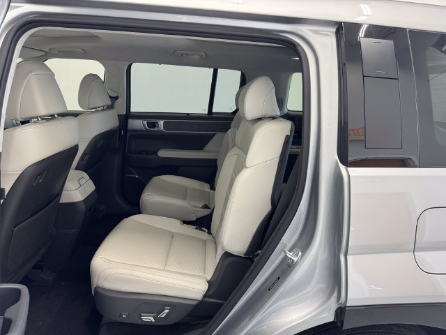 Used 2025 Hyundai Santa Fe Calligraphy FWD image 21
