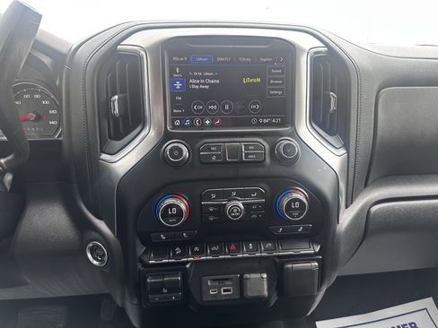 Used 2020 Chevrolet Silverado 1500 LT w/ All-Star Edition AWD/4WD image 16
