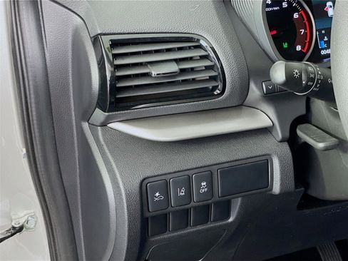 Used 2024 Mitsubishi Eclipse Cross ES image 13