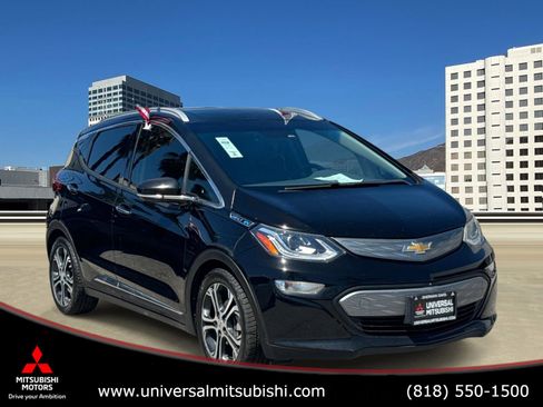 Used 2019 Chevrolet Bolt Premier w/ Infotainment Package FWD image 1