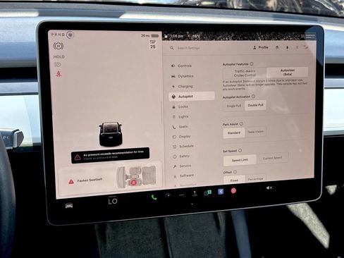 Used 2022 Tesla Model Y Long Range image 23