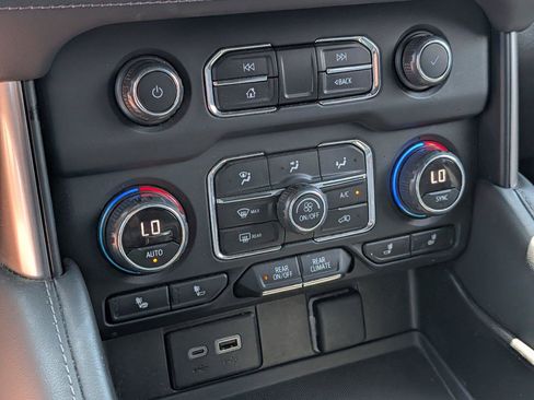 Used 2023 Chevrolet Tahoe LT RWD image 18