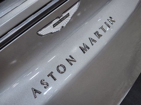 Used 2023 Aston Martin DBX image 26