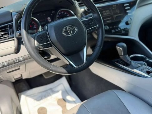 Used 2019 Toyota Camry XSE FWD image 13