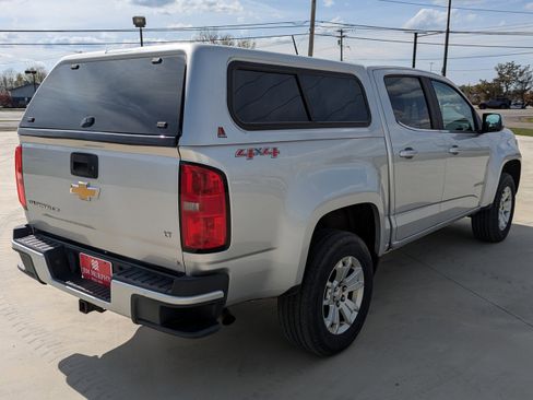Used 2017 Chevrolet Colorado LT w/ LT Convenience Package AWD/4WD image 3