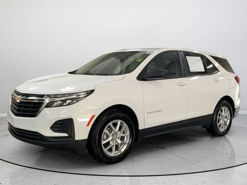 Used 2024 Chevrolet Equinox LS w/ LS Convenience Package FWD image 5