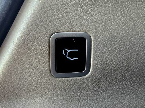 Certified 2022 Chrysler Pacifica Touring-L FWD image 26