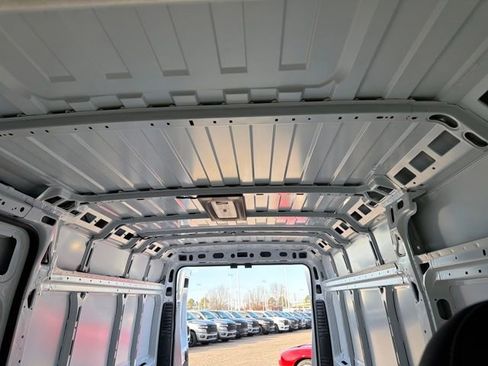 Used 2025 RAM ProMaster 3500 w/ Premium Convenience Group image 17