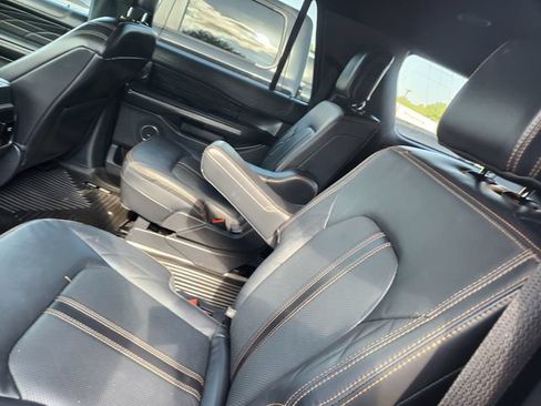 Used 2022 Ford Expedition Max Platinum AWD/4WD image 7