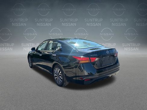 Used 2025 Nissan Altima 2.5 SV FWD image 35