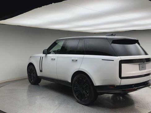 New 2026 Land Rover Range Rover SE image 4