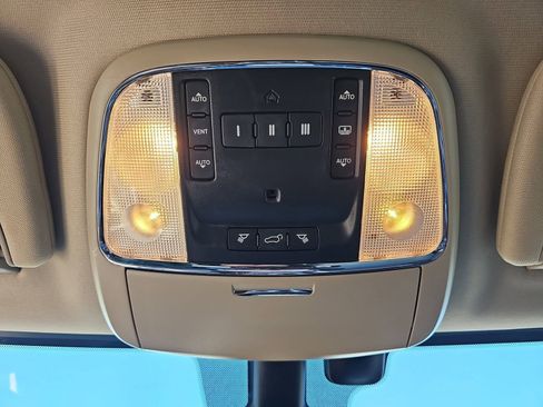 Used 2017 Jeep Grand Cherokee Limited w/ Luxury Group II image 29