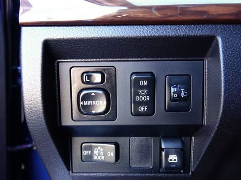 Used 2014 Toyota Tundra Limited image 33