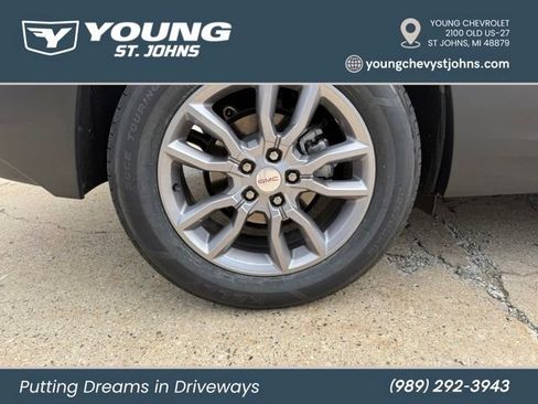 Used 2024 GMC Terrain SLT w/ LPO, Floor Liner Package AWD/4WD image 9