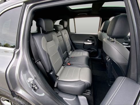 Used 2023 Mercedes-Benz GLB 250 4MATIC image 19