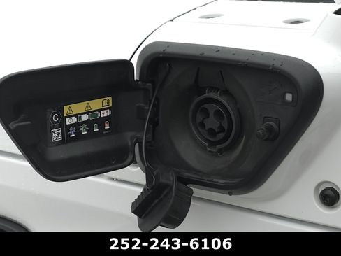 Used 2024 Jeep Wrangler Unlimited w/ Convenience Group AWD/4WD image 41