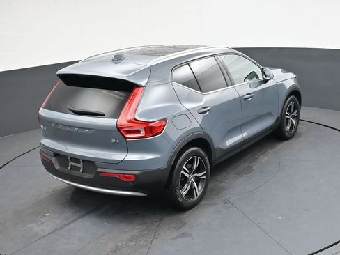Used 2023 Volvo XC40 B4 Plus image 26
