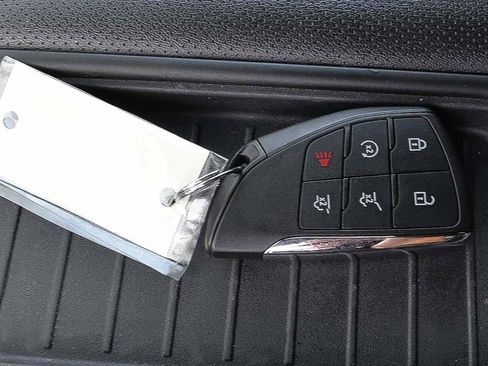 Used 2021 GMC Yukon SLT w/ SLT Luxury Package image 17