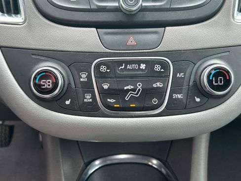 Used 2017 Chevrolet Malibu Hybrid w/ Leather Package image 25