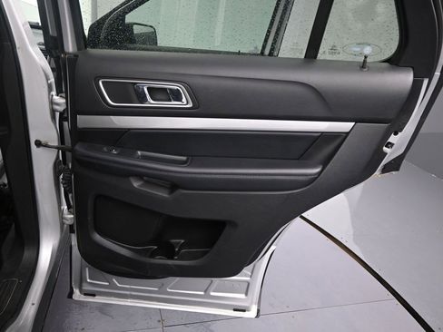 Used 2017 Ford Explorer XLT w/ Equipment Group 202A image 20