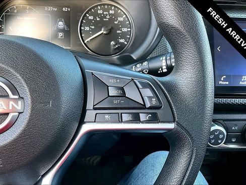 Used 2023 Nissan Kicks SV image 12