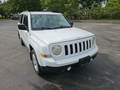 Used 2014 Jeep Patriot Latitude FWD image 8