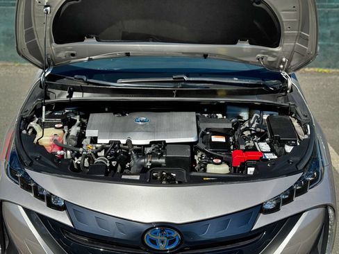Used 2017 Toyota Prius Prime Premium w/ Preferred Accessory Package FWD image 74