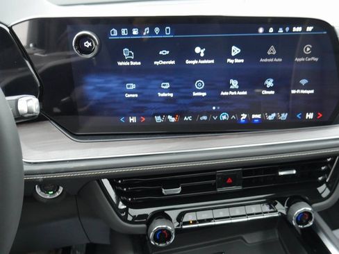 New 2026 Chevrolet Suburban Premier AWD/4WD image 15