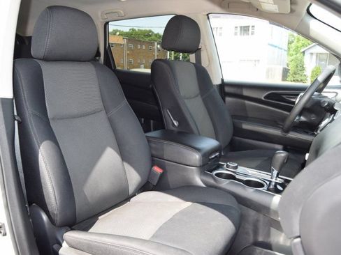 Used 2018 Nissan Pathfinder S AWD/4WD image 22
